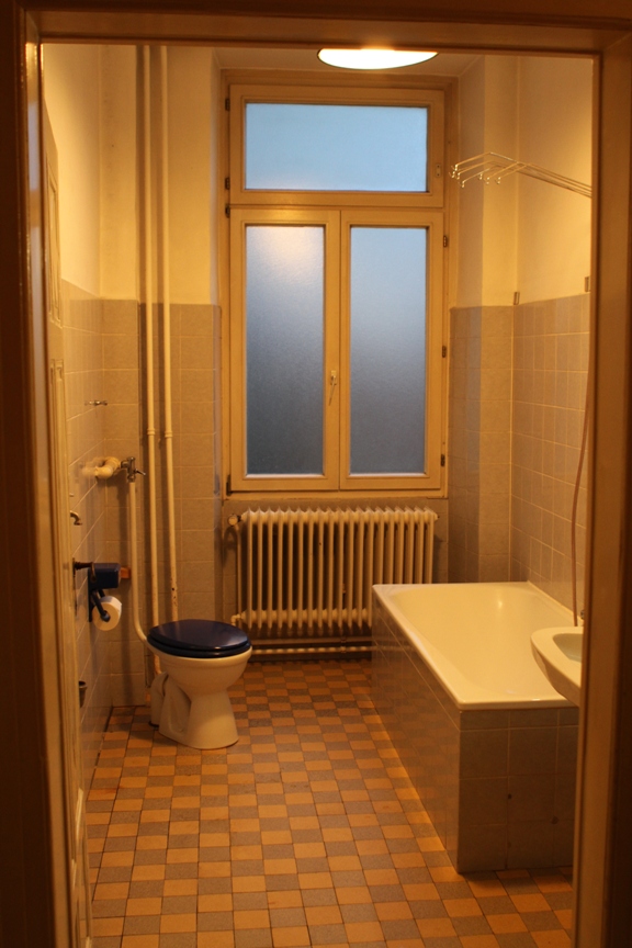 Vermietet – Heidelberg-Altstadt, 4-Zimmer-Wohnung mit Diele (WG-geeignet)