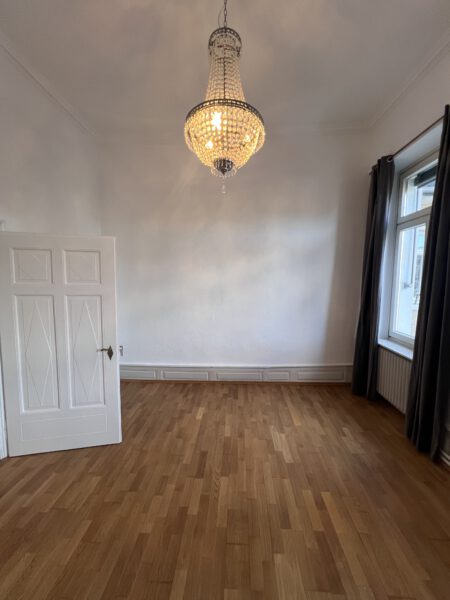 Heidelberg-Altstadt, 4-Zimmer-Wohnung Teilmöbliert